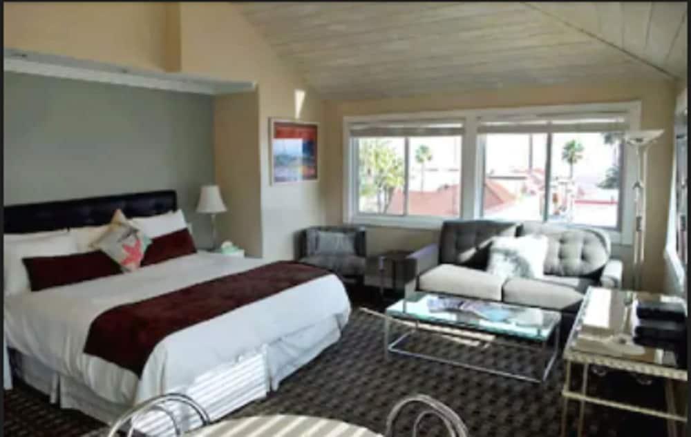 Glenmore Plaza Hotel Avalon Exterior foto