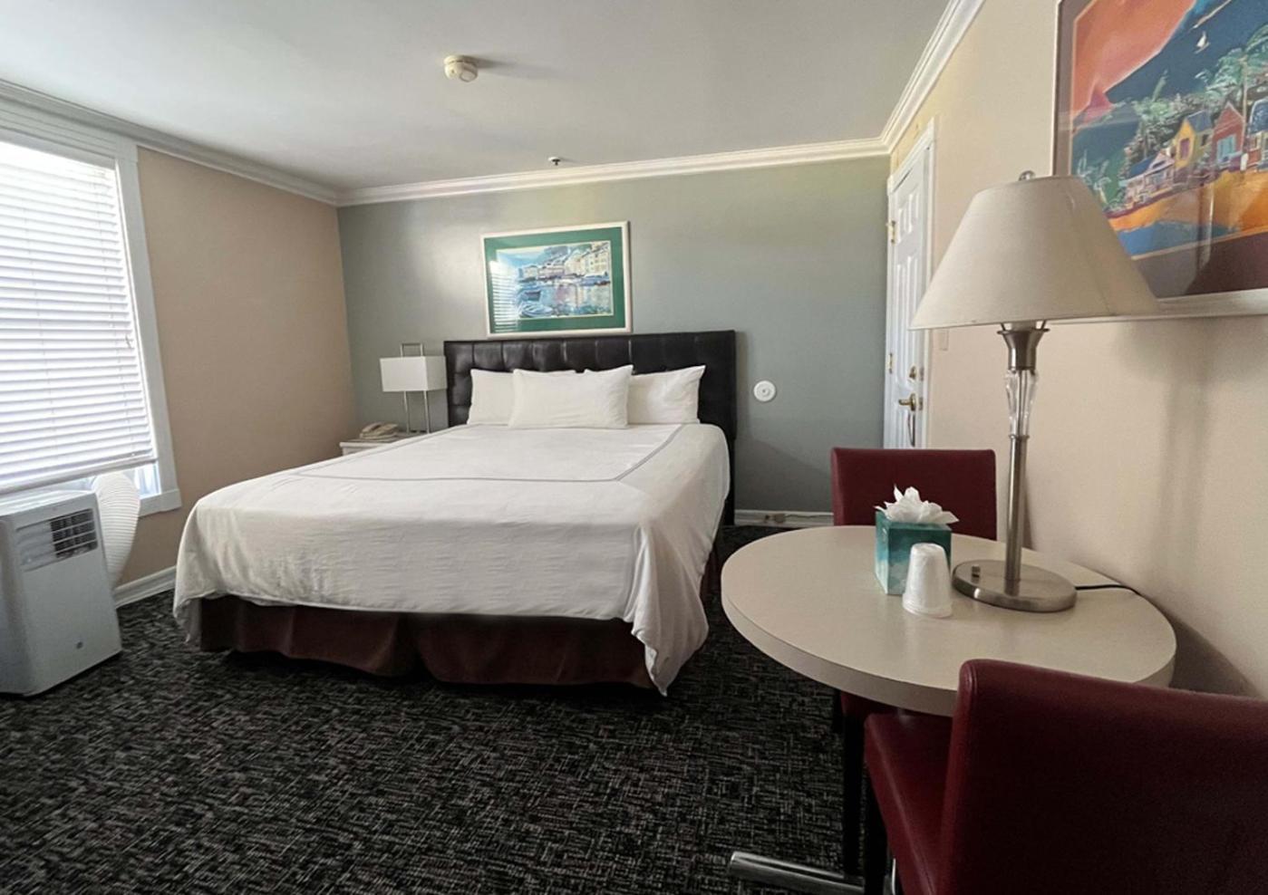Glenmore Plaza Hotel Avalon Exterior foto